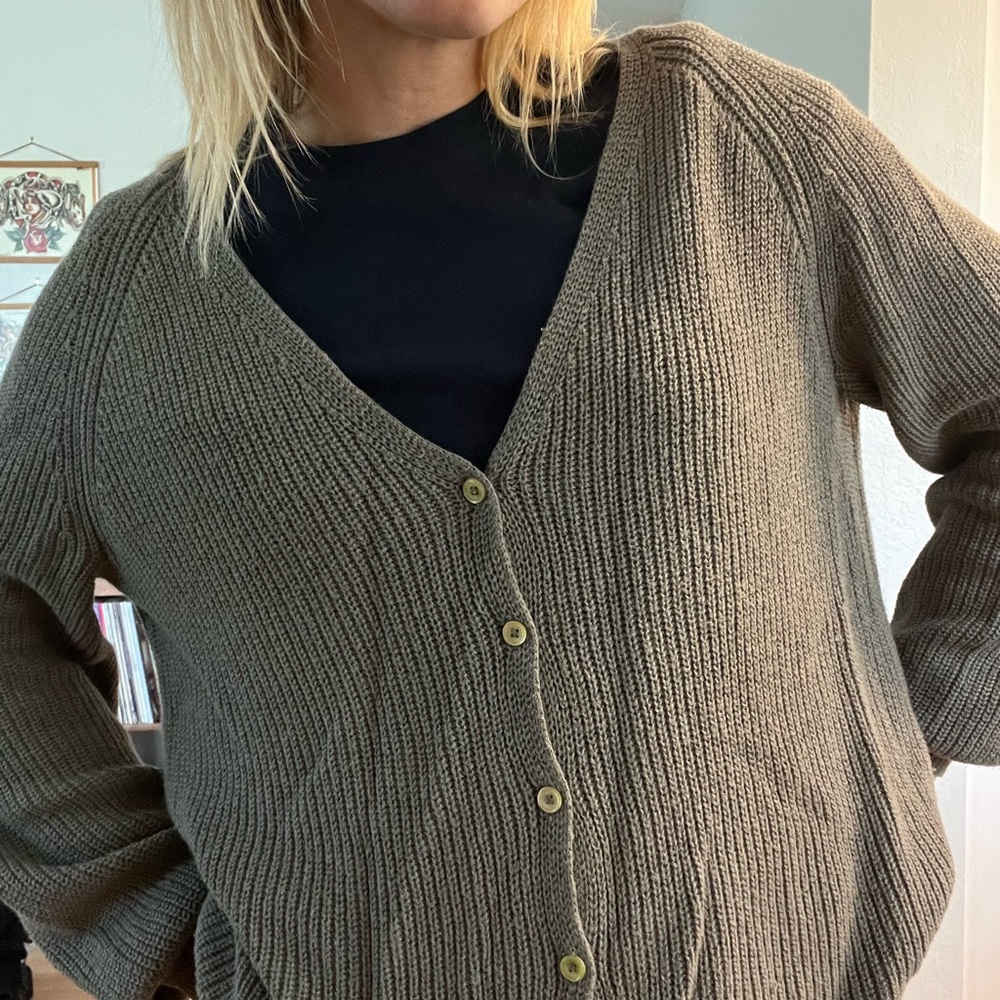 Aritzia Olive Green V-Neck Button Front Women's Cardigan